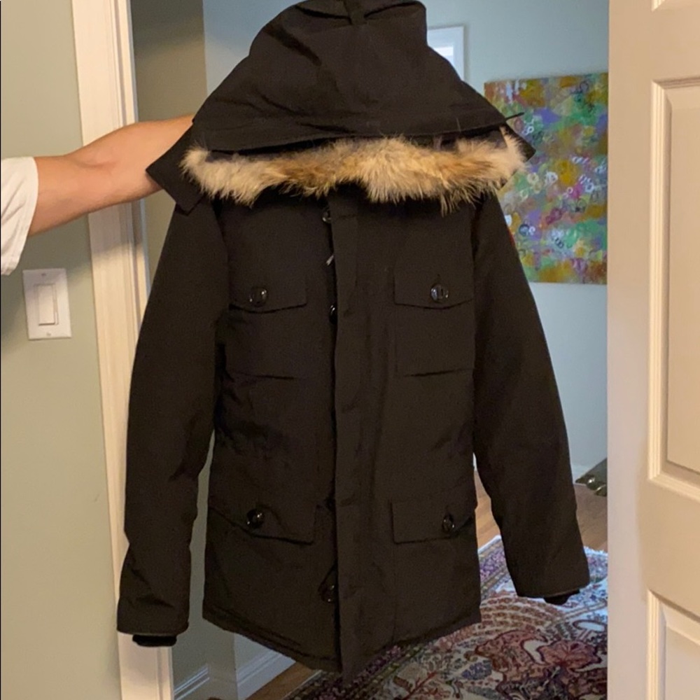 Men’s Canada Goose down jacket with hood